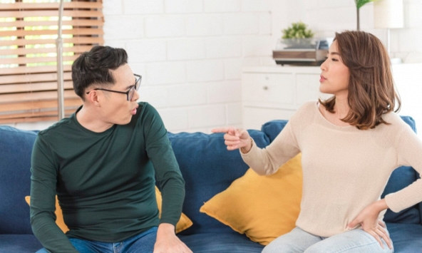 4 tháng nay chồng không đưa tiền cho vợ, lời bao biện của anh khiến tôi ngã ngửa