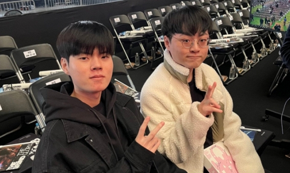 Deft chia sẻ về vai trò của Đường Giữa, khán giả bức xúc thay ShowMaker