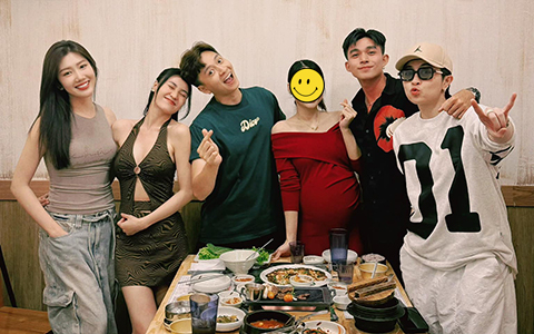 Chung khung hình Lan Ngọc - Thúy Ngân, mẹ bầu Vbiz gây chú ý bởi nhan sắc không hề 'lép vế'