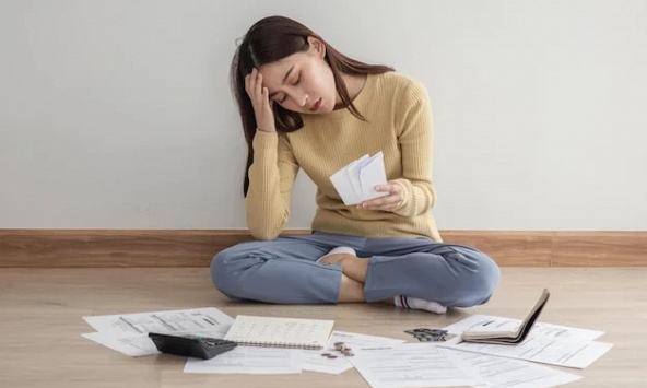 Không làm được 4 điều này, tiền của bạn sẽ mãi đội nón ra đi vì thói quen chi tiêu bốc đồng