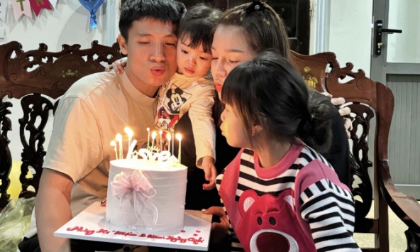 Không còn lùm xùm trên mạng vợ chồng Bùi Tiến Dũng - Khánh Linh lại yêu thương đong đầy, khẳng định chắc nịch một điều