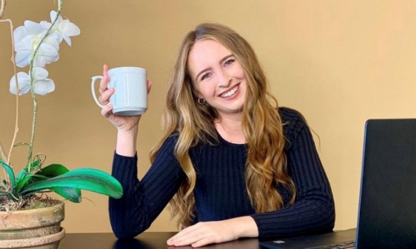 Nghề tay trái giúp cô gái 29 tuổi thoát cảnh nợ nần, kiếm hơn 48 tỷ/năm mà chỉ cần làm việc 4 tiếng/ngày