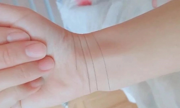 Có thể bạn chưa biết: Đường chỉ trên cổ tay cất giữ nhiều bí mật về vận may và tài lộc của một người