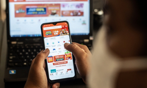 Người Việt mê 'chốt đơn' trên Shopee, Lazada, chi 32 nghìn tỷ trong một tháng để mua món hàng đặc biệt