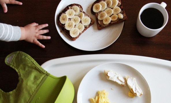 'Từ khi làm mẹ, tôi có thêm một thói quen xấu khiến mình tăng cân không ngừng', lời tâm sự của bà mẹ khiến nhiều người gật đầu lia lịa