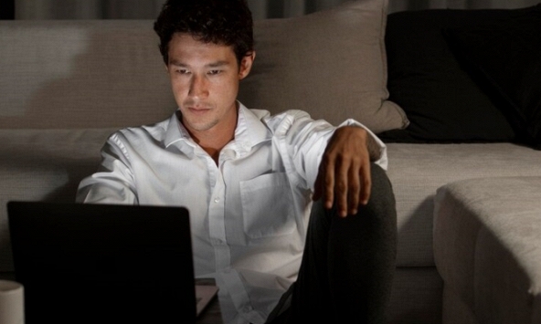 Bạn thân khác giới đề nghị tôi đi du lịch cùng rồi cầu xin 1 việc oái oăm