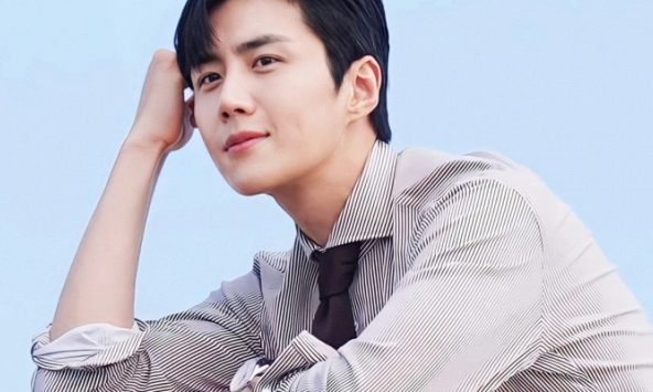 Công bố thời điểm tài tử Kim Seon Ho đến Việt Nam