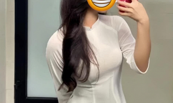 Bức ảnh nữ sinh mặc áo dài gây sốt mạng: Tưởng ai, hoá ra là cô bé từng khiến khán giả xem TV cười ngất vài năm trước