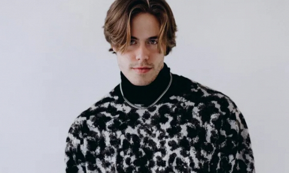 Chàng trai kiếm hơn 800 triệu/năm từ việc làm nhạc Lofi giúp hàng triệu con người chăm học hơn