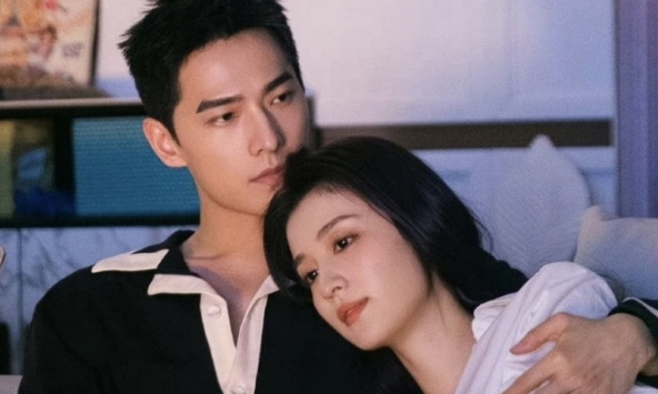 Hot nhất Weibo: Vương Sở Nhiên bận đóng phim vẫn qua đêm ở khách sạn với Dương Dương