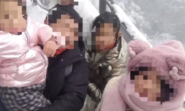 Sốc với kết quả xét nghiệm ADN của 4 con gái, vợ hỏi chồng 'Quan hệ huyết thống có quan trọng đến thế không?'