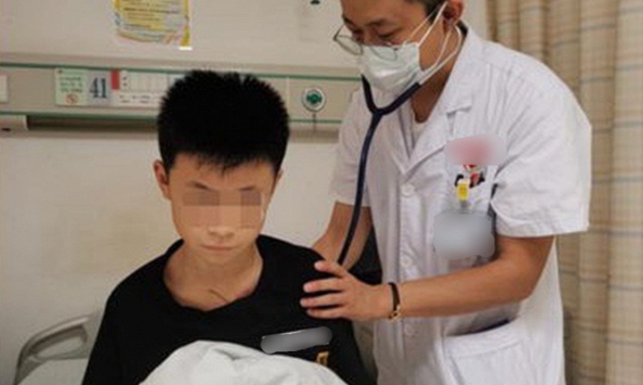 Nam sinh 12 tuổi bị chẩn đoán ung thư, bác sĩ kết luận lý do khiến nhiều phụ huynh giật mình về cách dạy con hàng ngày