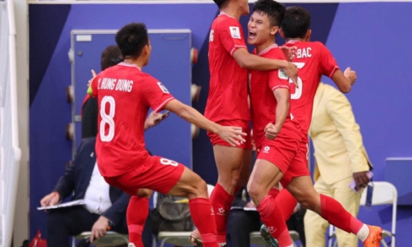 'Mãnh hổ' Phạm Tuấn Hải tạo địa chấn, sút tung lưới đội tuyển Nhật Bản giúp đội tuyển Việt Nam dẫn 2-1