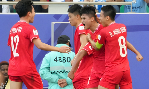 Truyền thông Nhật Bản sốc trước màn trình diễn của tuyển Việt Nam: 'Chiến thuật của HLV Troussier quá tốt'