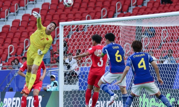 Cộng đồng mạng phản ứng khi người đại diện của Văn Lâm chê Nguyễn Filip