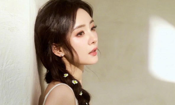 Dương Mịch bị chỉ trích dữ dội sau Đêm hội Weibo, bị netizen khơi lại 'vết nhơ' cả đời không thể gột rửa