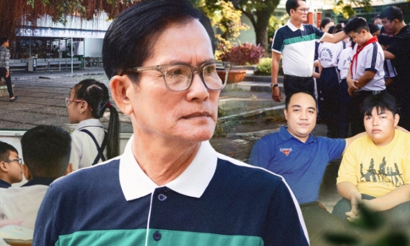 Thầy Hiệu trưởng già hơn 30 năm làm MC đám cưới để có tiền cho học trò nghèo: “Thầy Khiêm có show nhiều thì học trò được hưởng phước nhiều”