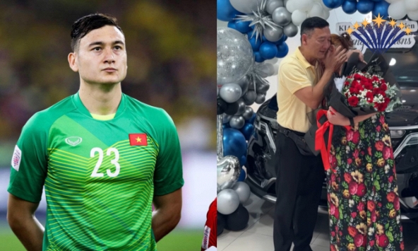Thủ môn Đặng Văn Lâm sắm xế hộp tiền tỷ tặng bố mẹ, người mẹ Nga bật khóc nức nở vì tự hào về con trai