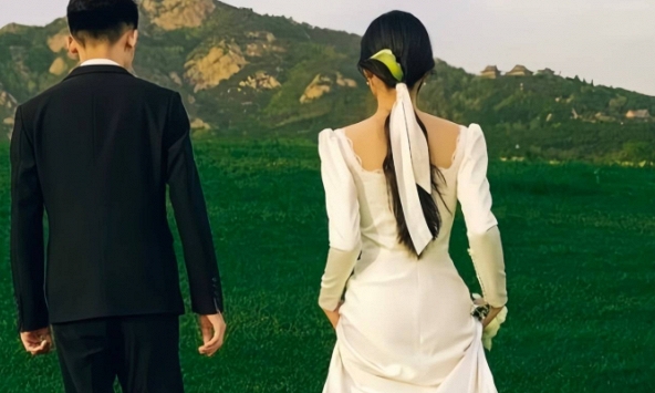 Hơn cả triệu người theo dõi vụ huỷ hôn vì đàng trai yêu cầu tiết kiệm chi phí, thuê váy cưới rẻ, đòi cầm luôn tiền phong bì