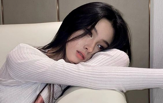 4 việc làm sau bữa tối chẳng khác nào “chặn đường” giấc ngủ, nhưng người càng trẻ tuổi càng thích