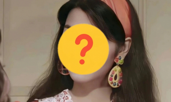 Rộ tin minh tinh đình đám cặp kè đại gia, 'ông ăn chả, bà ăn nem' sau 2 lần bắt quả tang chồng trẻ ngoại tình với trợ lý