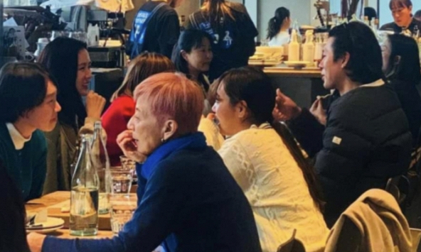 Son Ye Jin - Hyun Bin 'trốn con' hẹn hò hâm nóng tình cảm, nhưng vẫn không quên làm điều này cho nhóc tì