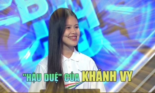Thí sinh Olympia khiến khán giả phải 'thả like' vì khả năng nói 5 thứ tiếng, 'hậu duệ' của MC Khánh Vy đây rồi