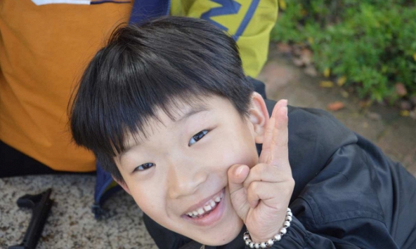 Đơn xin nghỉ học của cậu bé cấp 1 khiên thầy giáo xây xẩm mặt mày, tuy không đồng ý nhưng phải thốt lên: Phục em rồi!