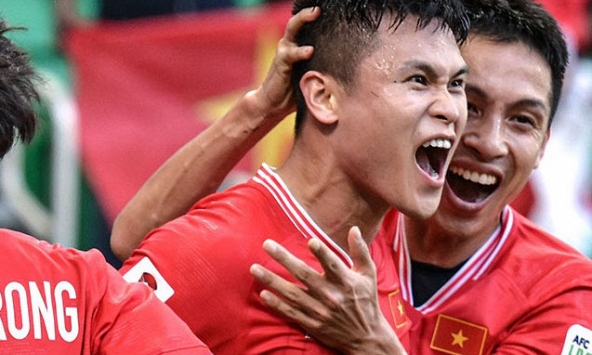 Đội hình thi đấu của đội tuyển Việt Nam vs Iraq: Cho Hùng Dũng vào đá HLV Troussier vẫn bị dân mạng chê bảo thủ vì điều này