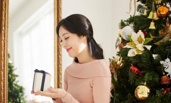 Mở món quà cuối năm của sếp mà tôi ngỡ ngàng và cắn rứt lương tâm