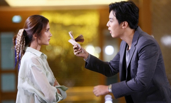 Mỗi tối chồng đều ôm gối ra ngoài ngủ riêng để 'dằn mặt' vợ khiến tôi ức chế tột cùng