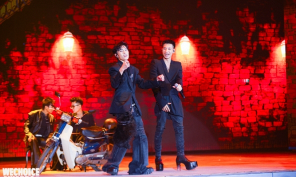 Sau màn “quyết chiến', MCK - Wren Evans bất ngờ có màn kết hợp không tưởng khiến fan cực “suy' tại Gala WeChoice 