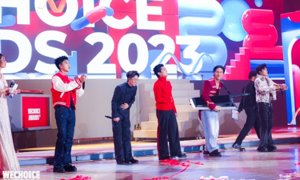 “Tổ hợp đỉnh lưu' Gen Z Grey D - HIEUTHUHAI - Wren Evans - Obito - 2pillz làm bùng nổ sân khấu, khép lại Gala WeChoice đầy cảm xúc 