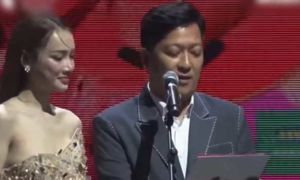 Trường Giang bị đàn em ngó lơ khi lên trao giải cho người khác mà lại mong Hieuthuhai thắng 