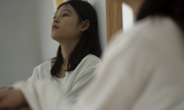 Vừa nghe tôi nói sẽ về quê ăn Tết, bố mẹ liền ngăn cản, còn nói một câu khiến tôi bật khóc nức nở