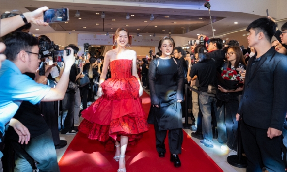 Hàng trăm nghệ sĩ Việt đổ bộ thảm đỏ ra mắt phim 'Mai' của Trấn Thành