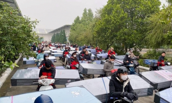 Một công ty đệm tặng quà cho công nhân theo kiểu 'làm gì tặng đó', cộng đồng mạng trầm trồ: 'Tết ấm áp đúng nghĩa'