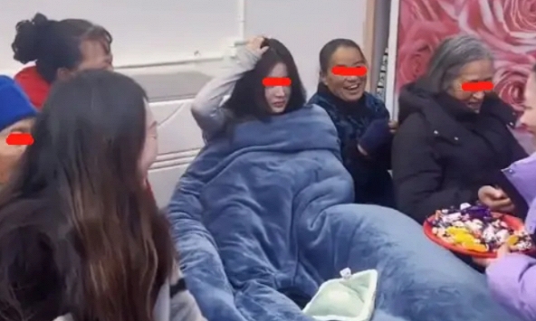 Ngủ lại nhà bạn trai, khi tỉnh lại cô gái 'rùng mình' vì cảnh tượng nhìn thấy