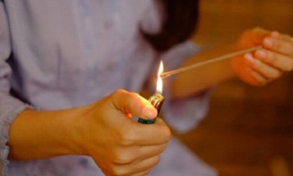 Trên bàn thờ có 1 thứ nếu dùng không đúng có thể gây độc, dẫn đến ung thư, ngày lễ Tết càng nên thận trọng