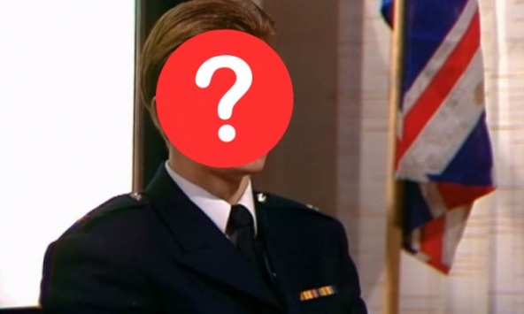 Nam diễn viên đình đám đột ngột qua đời vì tự tử, để lại món nợ hàng tỷ không thể trả