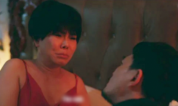 Review nhanh phim Tết của Lê Hoàng - Việt Hương: Cảnh nóng dày đặc gây đỏ mặt