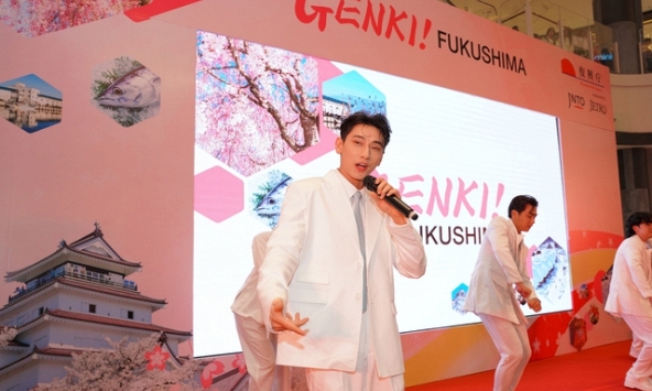 Ca sĩ Isaac biểu diễn ấn tượng tại sự kiện về ẩm thực, du lịch của Nhật Bản