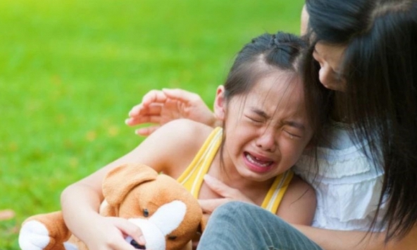 Con gái hốt hoảng: Mẹ ơi, con sắp chết - Bà mẹ kiểm tra rồi hối hận vì đã bỏ qua 1 điều quan trọng khi dạy con