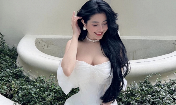 Đăng ảnh với công thức cũ, gái xinh vô tình khẳng định bản thân chưa bao giờ hết hot