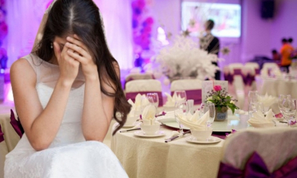 Tranh cãi vụ cô dâu mời cưới lớp cấp 3 qua tin nhắn trên mạng, ai cũng 'oke' nhưng chỉ có 3 người tham dự