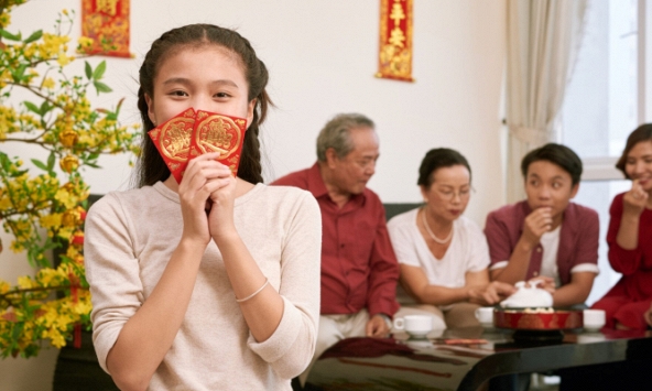 Vì phong bao lì xì bố mẹ chồng cho các cháu mà tôi suýt đôi co với ông bà trong ngày đầu năm mới