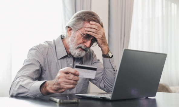 Chuyển khoản nhầm hơn 700 triệu đồng, người đàn ông lập tức tìm đến ngân hàng nhưng nhận về kết cục không tưởng