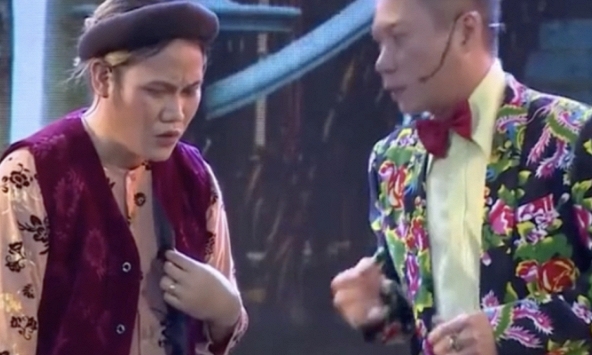 Hài Tết hay nhất của Vượng Râu - Công Lý: Đỏ mặt với chi tiết tế nhị, cảnh tặng quà cho mẹ sếp quá sâu cay