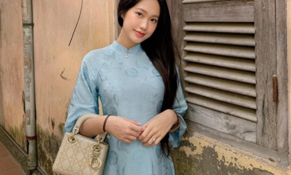 Doãn Hải My: “Còn áo dài là còn tết”, đang nghi vấn mang bầu mà vóc váng vẫn nuột nà thế này đây