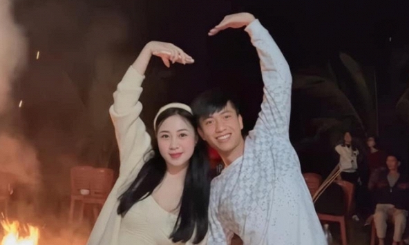 Phan Văn Đức chỉ có 'bánh chưng' làm quà ngày Valentine vì cô chủ khách sạn cầm hết tiền